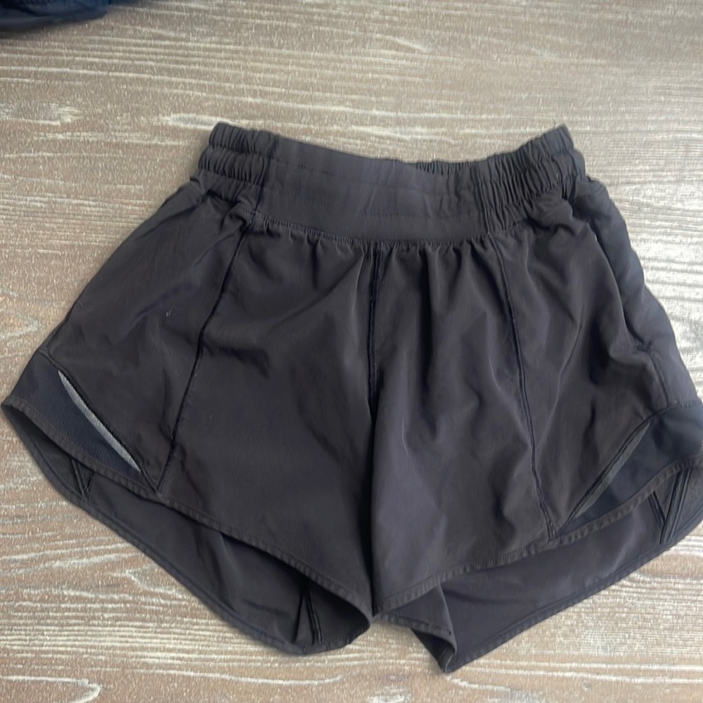 Lululemon Hotty Hot shorts